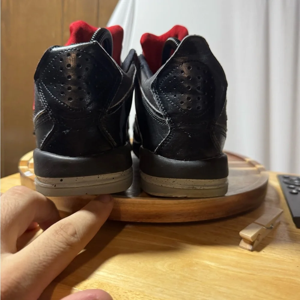 Nike Air Jordan Courtside 23 Boys Size 7Y Black Red Athletic Shoes Sneakers - Picture 4 of 7